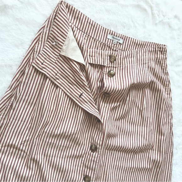 Madewell | Patio Button Linen Skirt; Size 6 - Picture 4 of 7